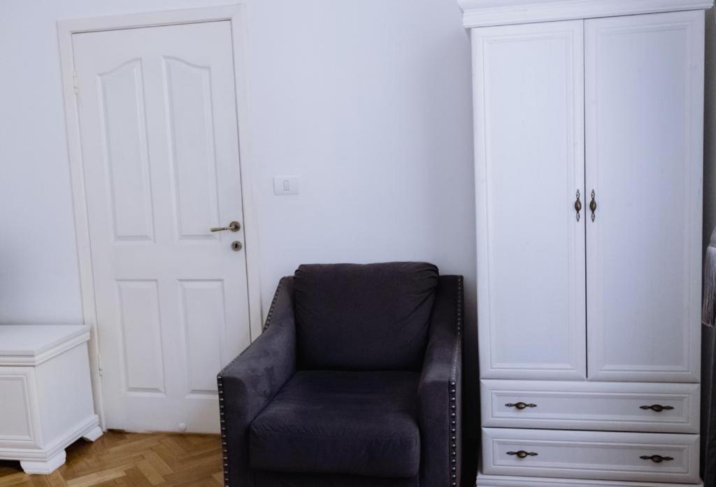 ☆ Bulevard Apartments ☆ Арад Екстериор снимка