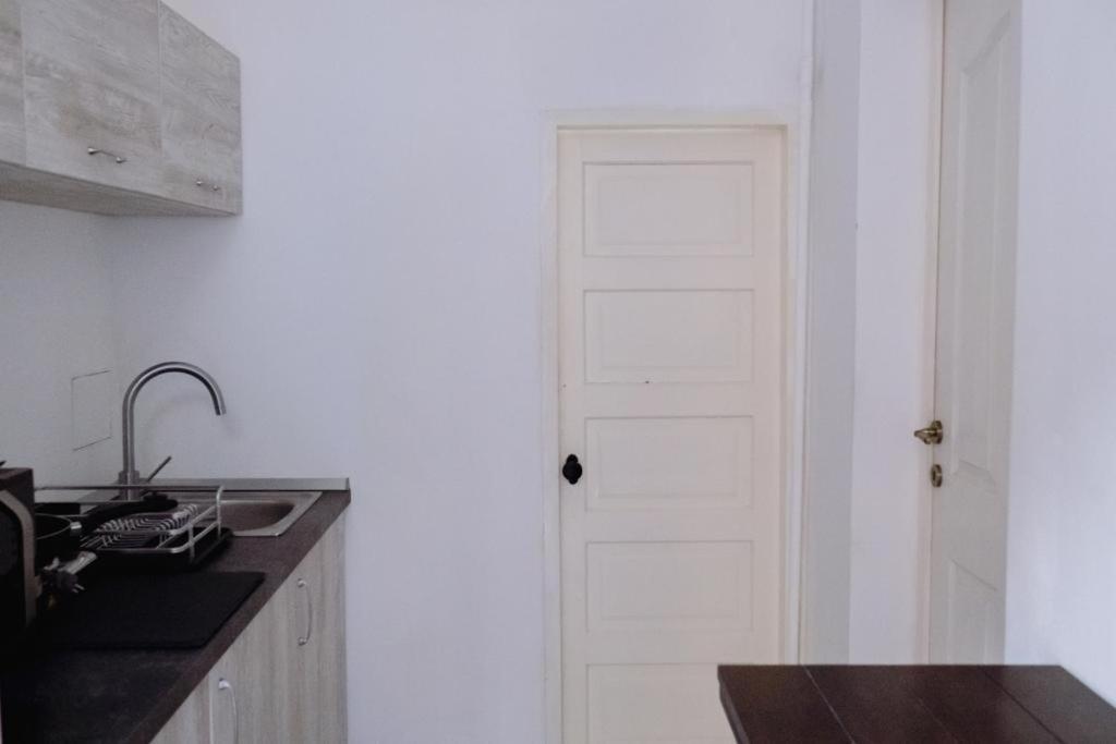 ☆ Bulevard Apartments ☆ Арад Екстериор снимка